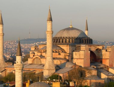 Τουρκία: Διάβασαν το Κοράνι και προσευχήθηκαν μέσα στην Αγιά Σοφιά (φωτό,βίντεο)